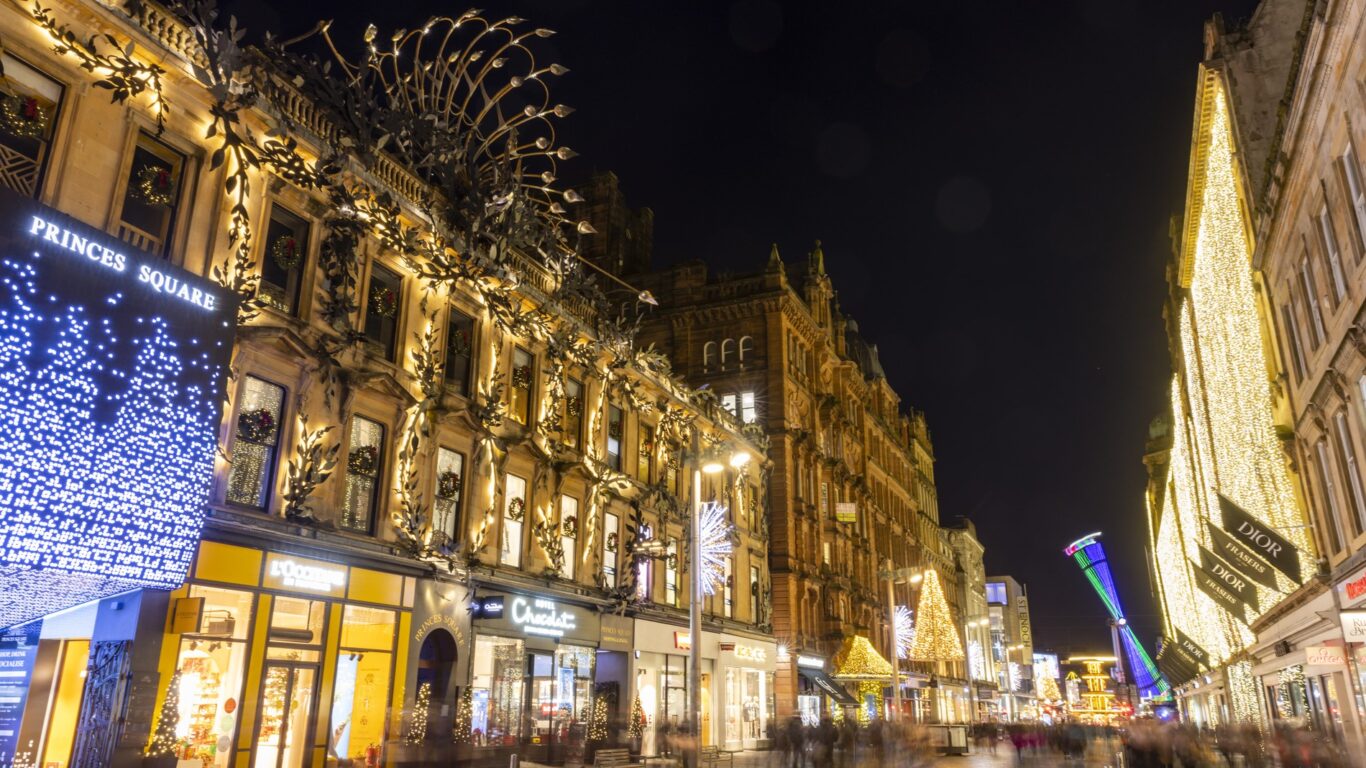 web-princes-square-on-buchanan-street-in-at-christmas-time-large